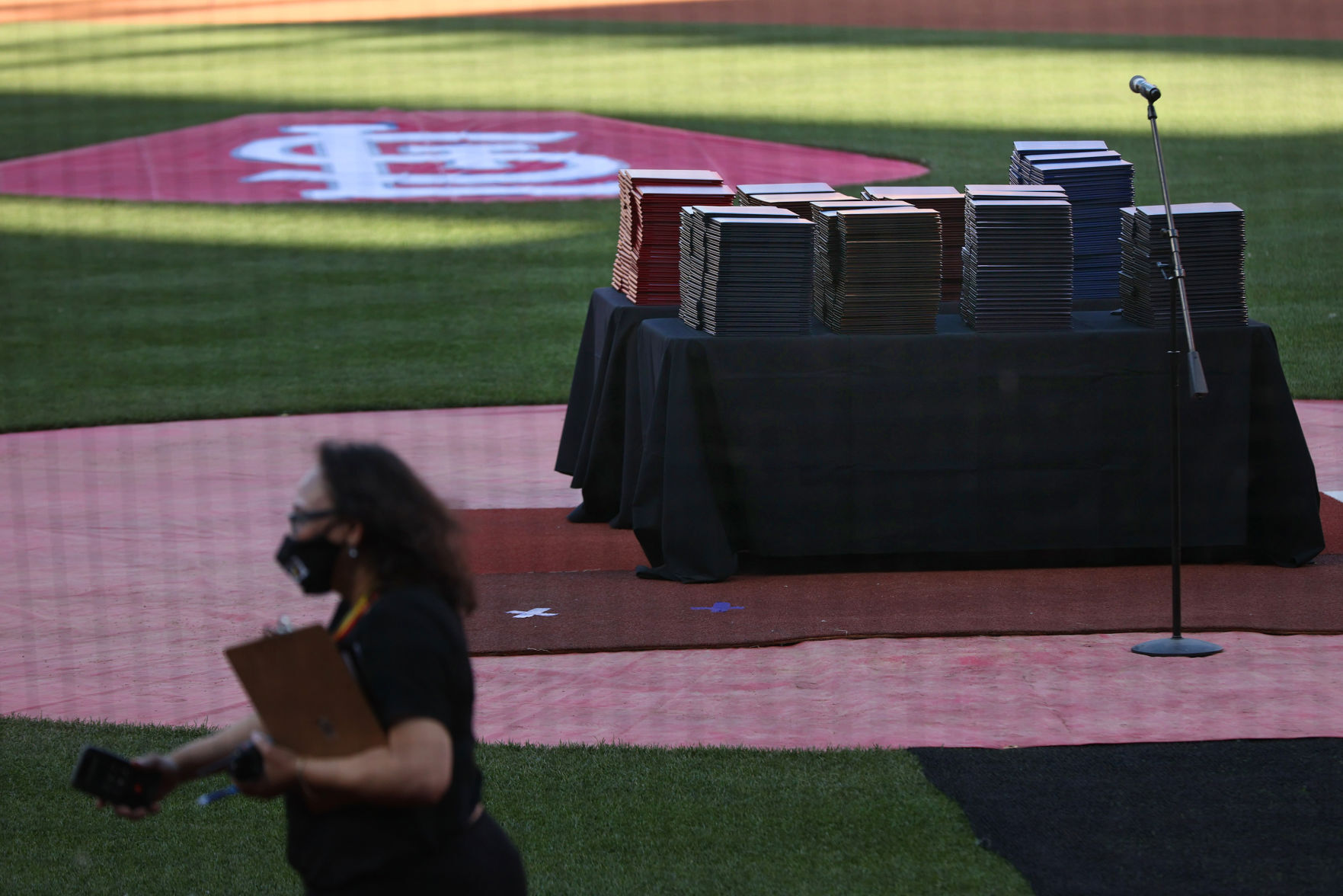 SLPS hold graduation ceremonies at Busch Stadium